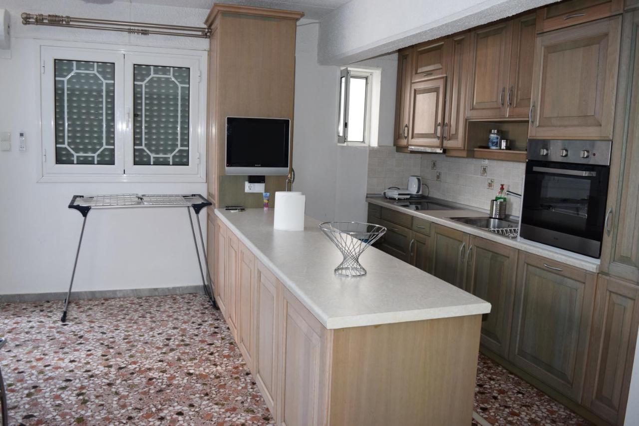 Venetsanou Ketsea 77 Apartment Kalamata Bagian luar foto