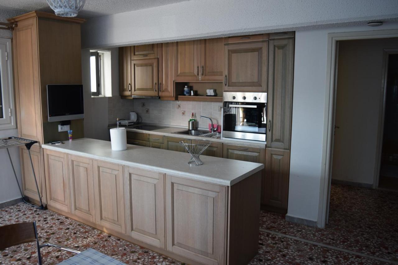 Venetsanou Ketsea 77 Apartment Kalamata Bagian luar foto