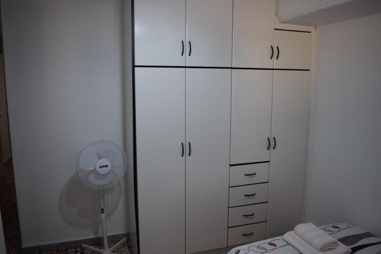 Venetsanou Ketsea 77 Apartment Kalamata Bagian luar foto